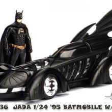 JADA 1/24 1995 BATMOBILE WITH BATMAN